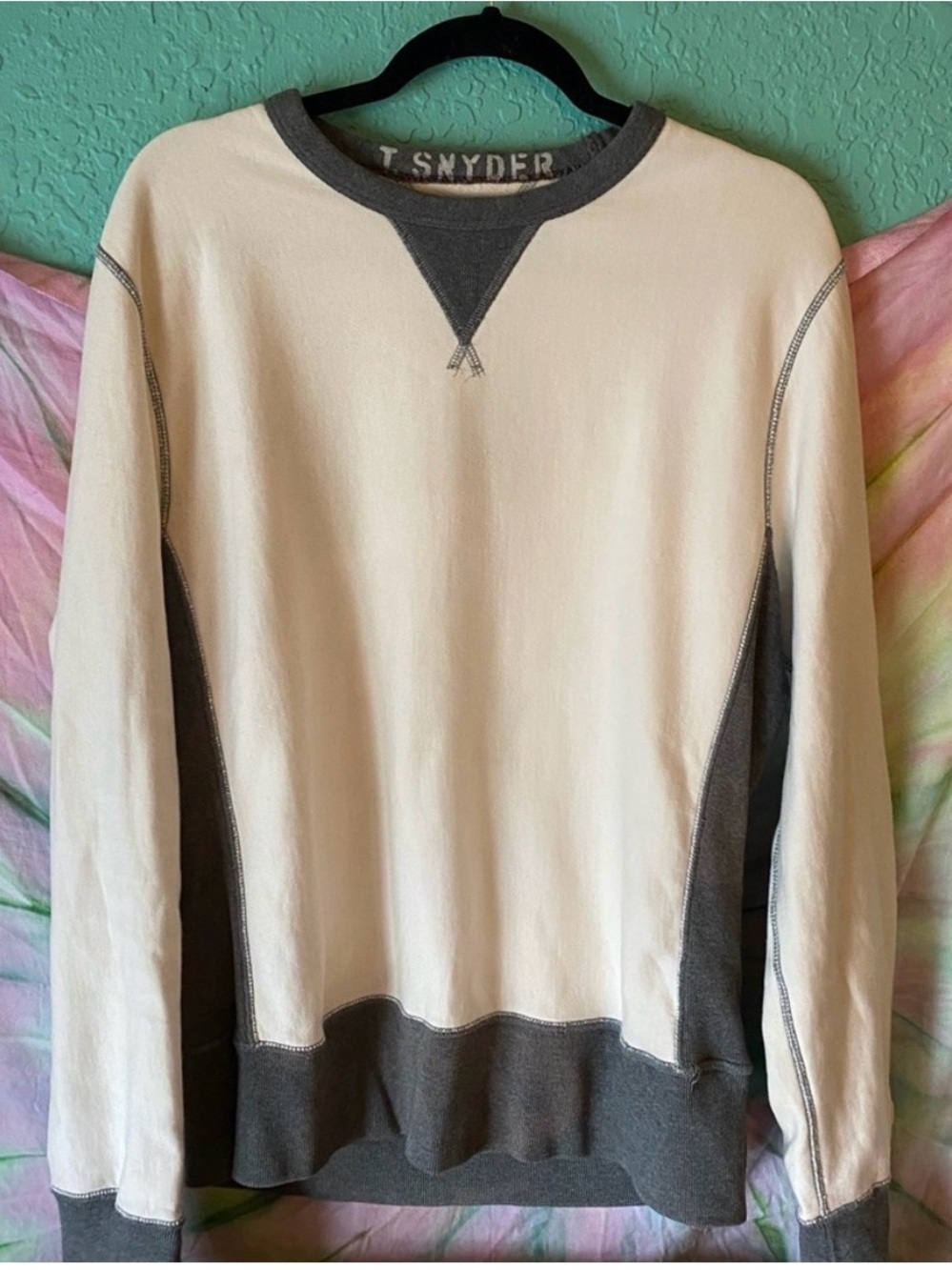 Vintage Champion x T Snyder 
 Two-Tone Crewneck
